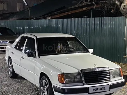 Mercedes-Benz E 220 1993 года за 1 100 000 тг. в Сарканд – фото 4