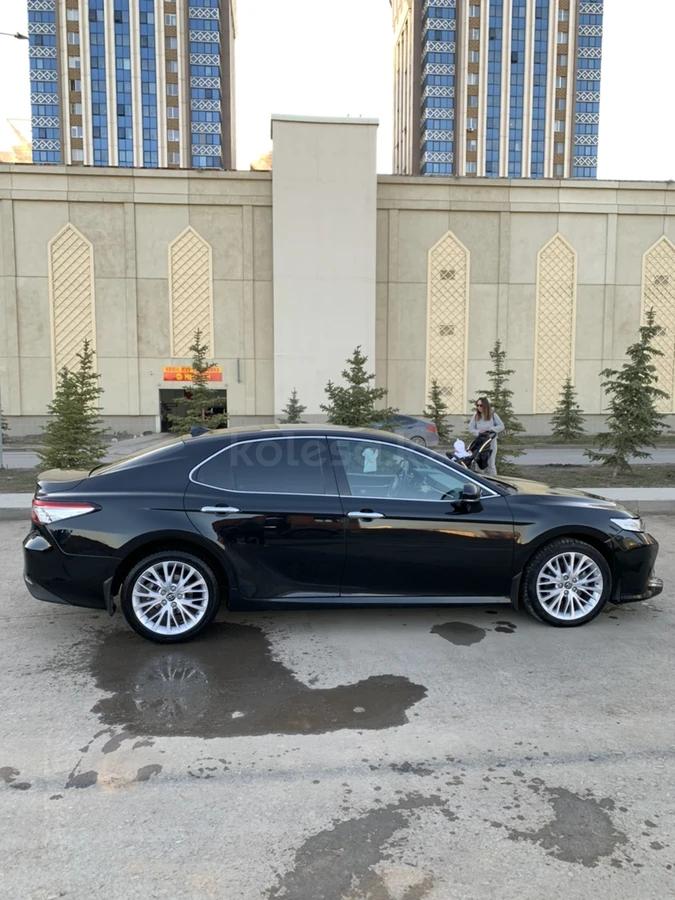 Toyota Camry 2019 г.