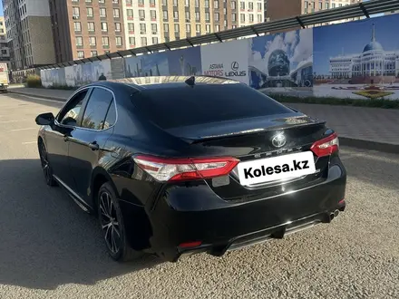 Toyota Camry 2020 года за 12 500 000 тг. в Астана – фото 16