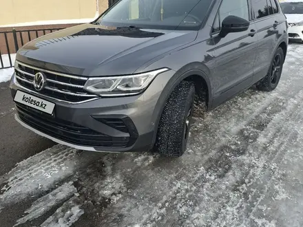 Volkswagen Tiguan 2021 года за 13 000 000 тг. в Алматы