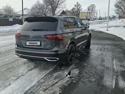 Volkswagen Tiguan 2021 года за 13 000 000 тг. в Алматы – фото 3