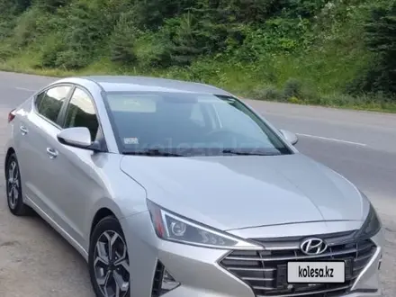 Hyundai Elantra 2019 года за 5 800 000 тг. в Атырау