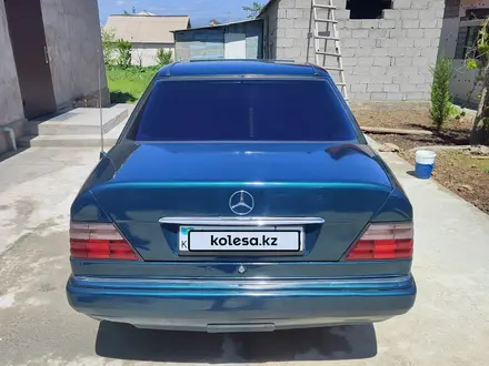 Mercedes-Benz E 220 1995 года за 2 500 000 тг. в Алматы – фото 3