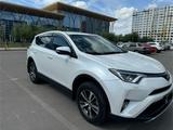 Toyota RAV4 2019 годаfor12 500 000 тг. в Астана