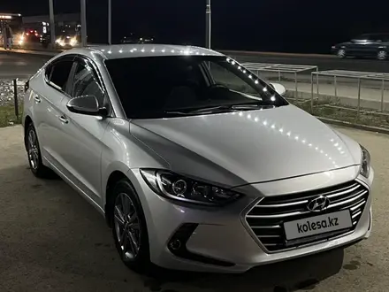 Hyundai Elantra 2018 года за 7 800 000 тг. в Актобе – фото 2