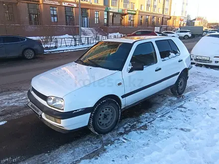 Volkswagen Golf 1996 года за 1 400 000 тг. в Астана – фото 2