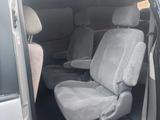 Kia Carnival 2005 года за 3 200 000 тг. в Шымкент – фото 5