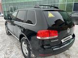 Volkswagen Touareg 2005 годаfor4 600 000 тг. в Астана – фото 4