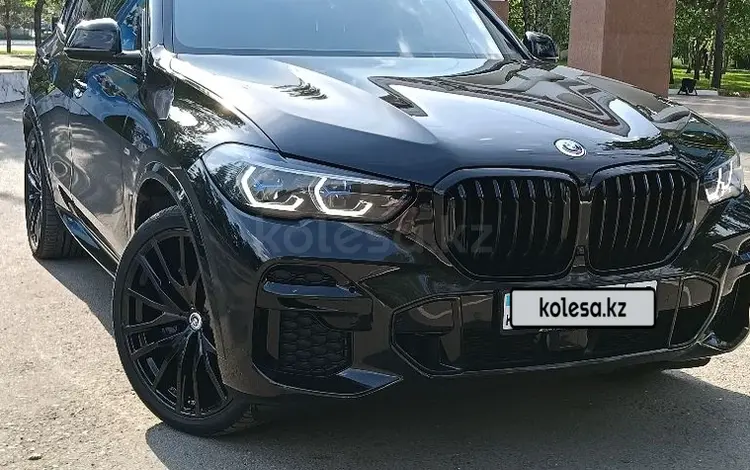 BMW X5 2023 года за 50 000 000 тг. в Костанай