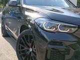 BMW X5 2023 года за 50 000 000 тг. в Костанай – фото 2