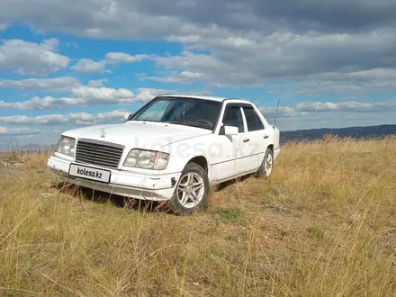 Mercedes-Benz E 220 1994 года за 1 250 000 тг. в Усть-Каменогорск – фото 2