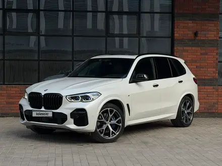 BMW X5 2022 года за 45 000 000 тг. в Астана