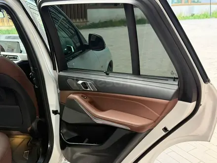 BMW X5 2022 года за 45 000 000 тг. в Астана – фото 16
