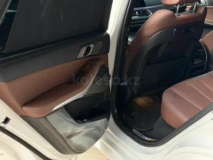 BMW X5 2022 года за 45 000 000 тг. в Астана – фото 29