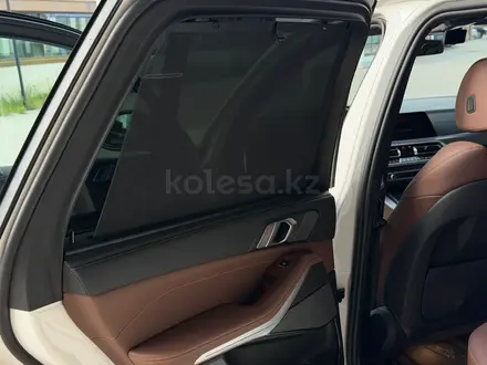 BMW X5 2022 года за 45 000 000 тг. в Астана – фото 40