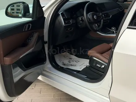 BMW X5 2022 года за 45 000 000 тг. в Астана – фото 42