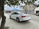 Chevrolet Malibu 2016 года за 3 600 000 тг. в Атырау – фото 4