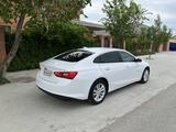 Chevrolet Malibu 2016 года за 3 600 000 тг. в Атырау – фото 2