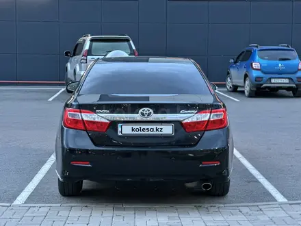 Toyota Camry 2014 года за 10 900 000 тг. в Астана – фото 4