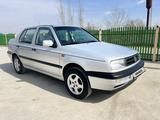 Volkswagen Vento 1992 года за 2 100 000 тг. в Шымкент