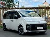 Hyundai Staria 2021 года за 21 500 000 тг. в Астана