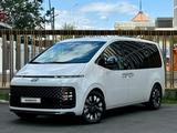 Hyundai Staria 2021 года за 21 500 000 тг. в Астана – фото 2