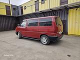 Volkswagen Caravelle 1991 годаүшін2 500 000 тг. в Петропавловск