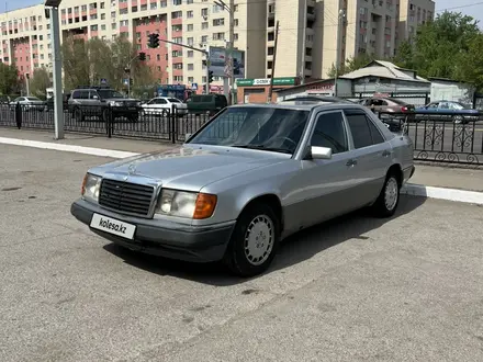 Mercedes-Benz E 260 1990 года за 1 650 000 тг. в Караганда – фото 4