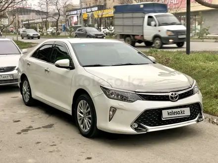 Toyota Camry 2017 года за 15 800 000 тг. в Шымкент