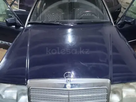 Mercedes-Benz E 220 1993 года за 800 000 тг. в Талдыкорган