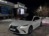 Lexus ES 250 2019 года за 20 000 000 тг. в Астана