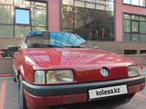 Volkswagen Passat 1993 годаүшін1 400 000 тг. в Алматы