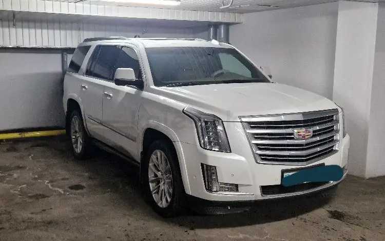 Cadillac Escalade 2018 года за 30 000 000 тг. в Алматы