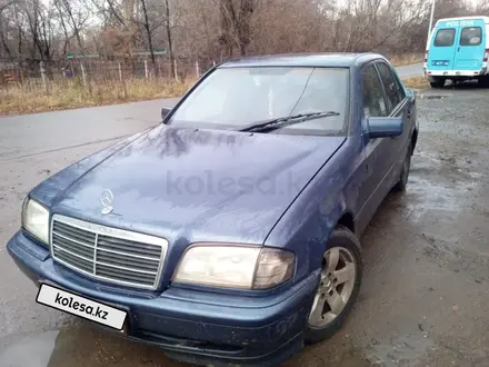 Mercedes-Benz C 180 1993 года за 2 100 000 тг. в Павлодар