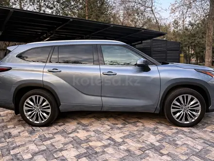 Toyota Highlander 2024 года за 26 000 000 тг. в Алматы – фото 28