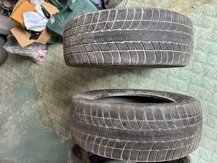 235/60 R18 4 штук зимний 2штук летний за 45 000 тг. в Актау – фото 5