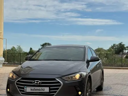 Hyundai Elantra 2018 года за 7 500 000 тг. в Атырау – фото 2