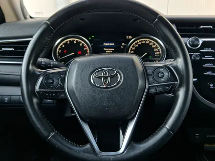 Toyota Camry 2020 года за 13 590 000 тг. в Актау – фото 13