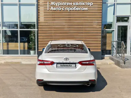 Toyota Camry 2020 года за 13 590 000 тг. в Актау – фото 4