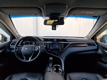 Toyota Camry 2020 года за 13 590 000 тг. в Актау – фото 8