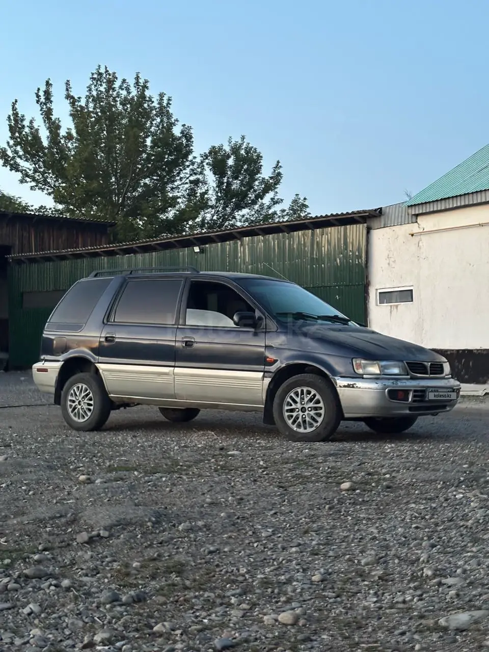 Mitsubishi Space Wagon, 1996