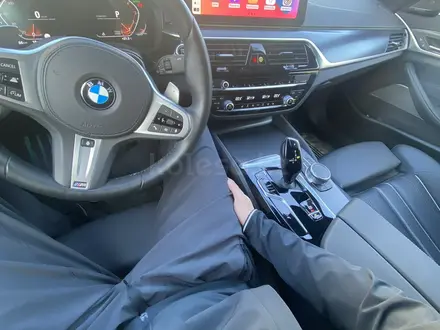 BMW 530 2021 года за 25 000 000 тг. в Алматы – фото 7