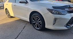 Toyota Camry 2017 годаfor12 500 000 тг. в Шымкент