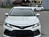Toyota Camry 2021 года за 15 200 000 тг. в Шымкент