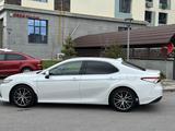 Toyota Camry 2021 года за 15 200 000 тг. в Шымкент – фото 5