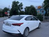 Hyundai Accent 2021 года за 8 500 000 тг. в Шымкент – фото 2