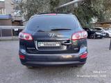 Hyundai Santa Fe 2012 годаүшін6 500 000 тг. в Уральск – фото 2