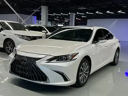 Lexus ES 200 2023 года за 16 235 000 тг. в Алматы