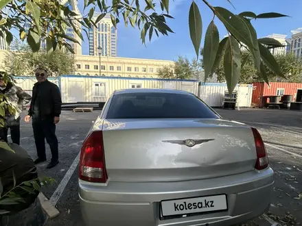 Chrysler 300C 2005 года за 4 500 000 тг. в Астана – фото 3