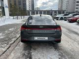 Hyundai Elantra 2022 годаfor9 400 000 тг. в Астана – фото 4